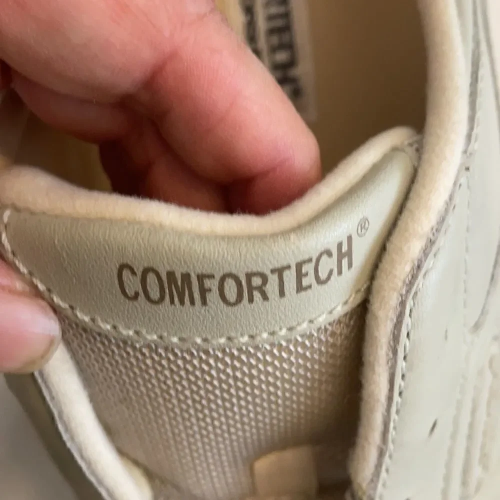 FLORSHEIM DARK CREAM COLORED LEATHER SNEAK…